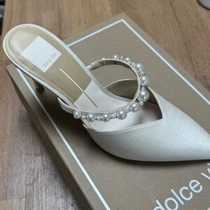 Dolce Vita Cream Pointed Heels